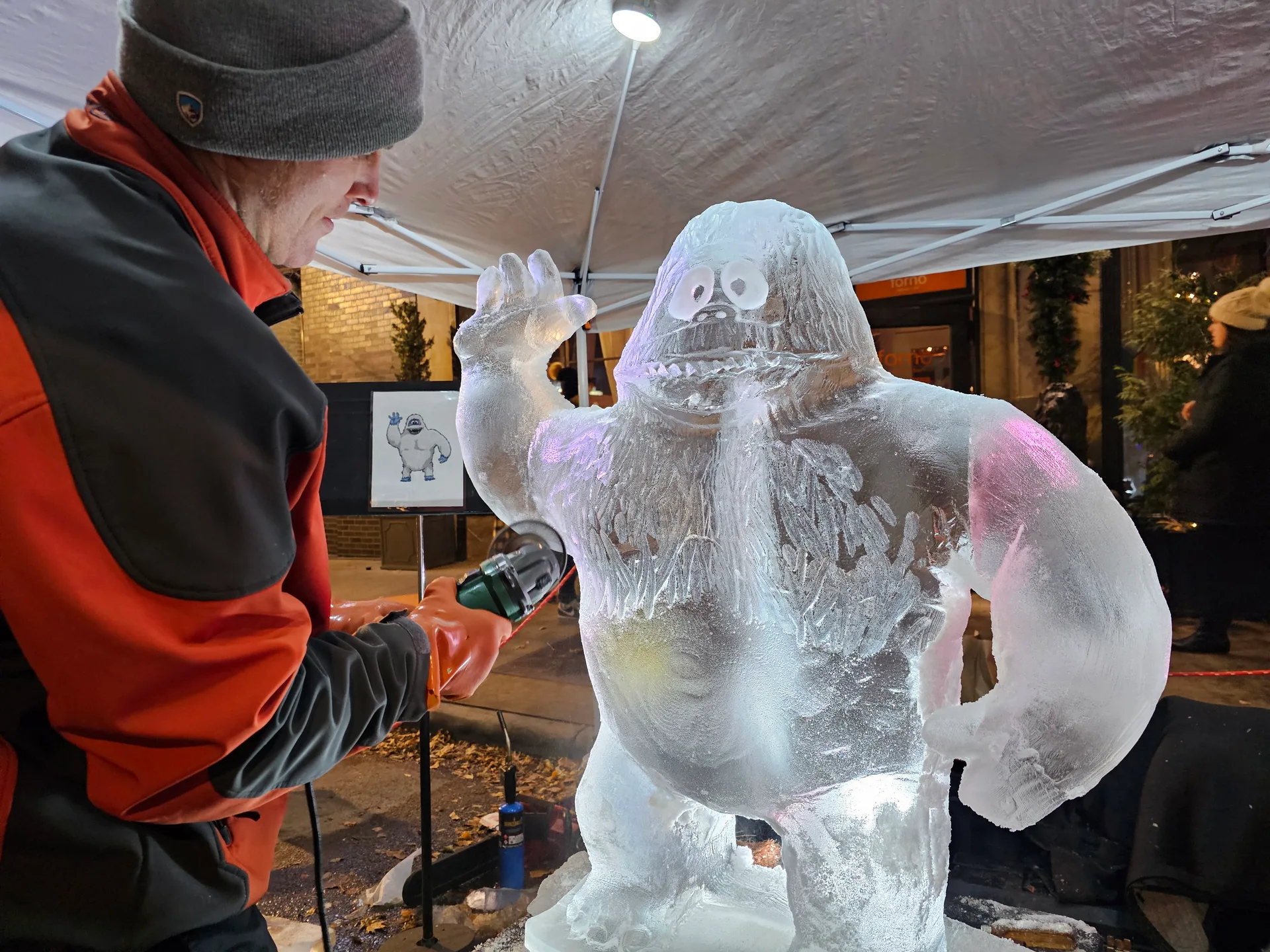 Live sculpture performance for retreat guests